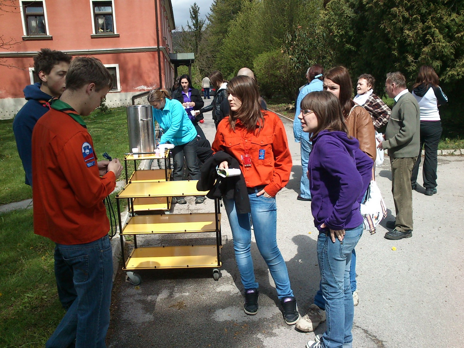 Gremo v Grmovje na obisk