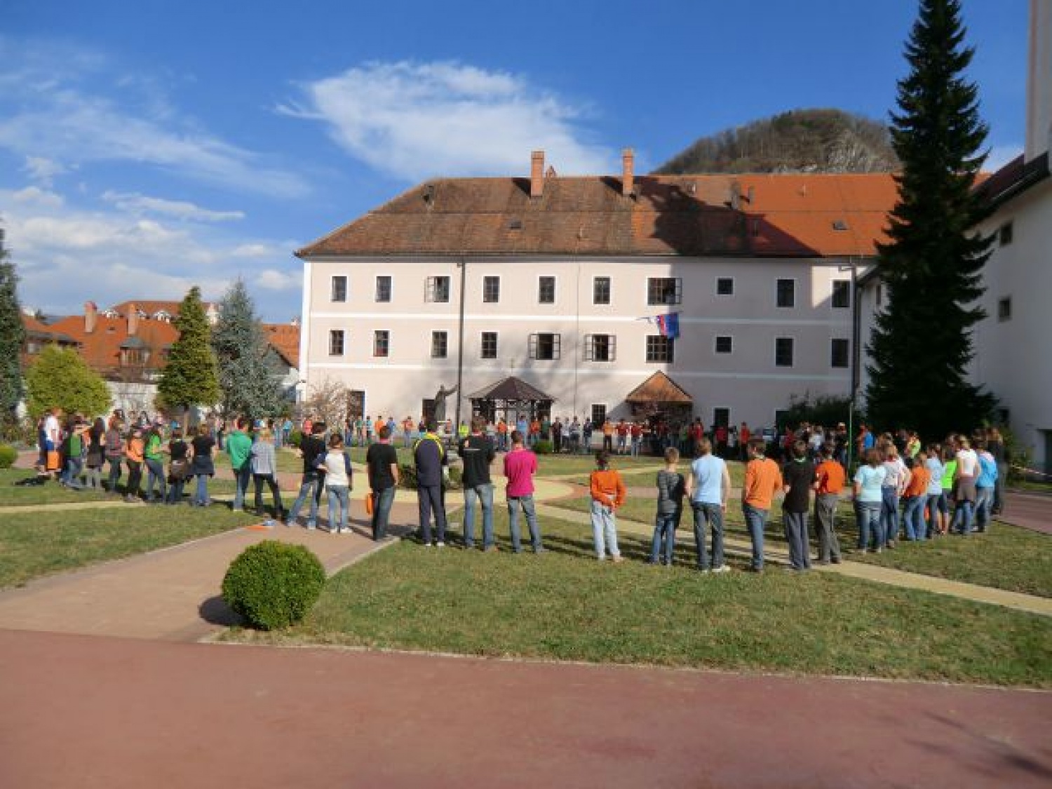 spust zastave in nasvidenje drugo leto