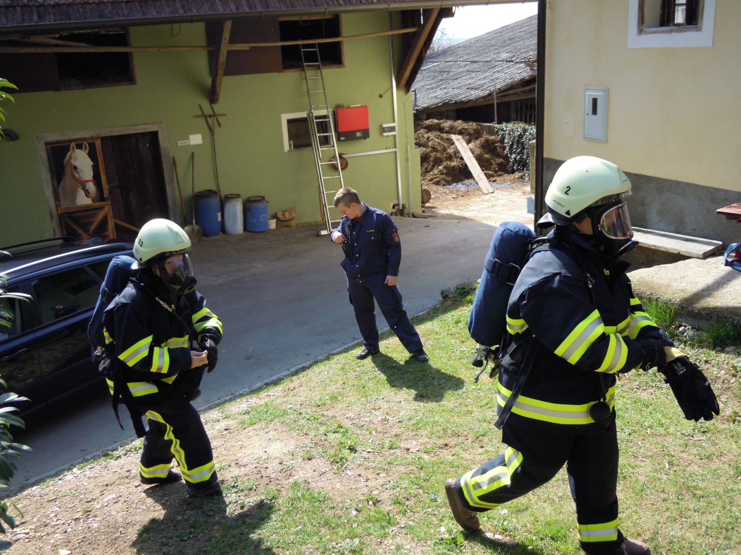 Prihod gasilcev z izolirnim dihalnim aparatom