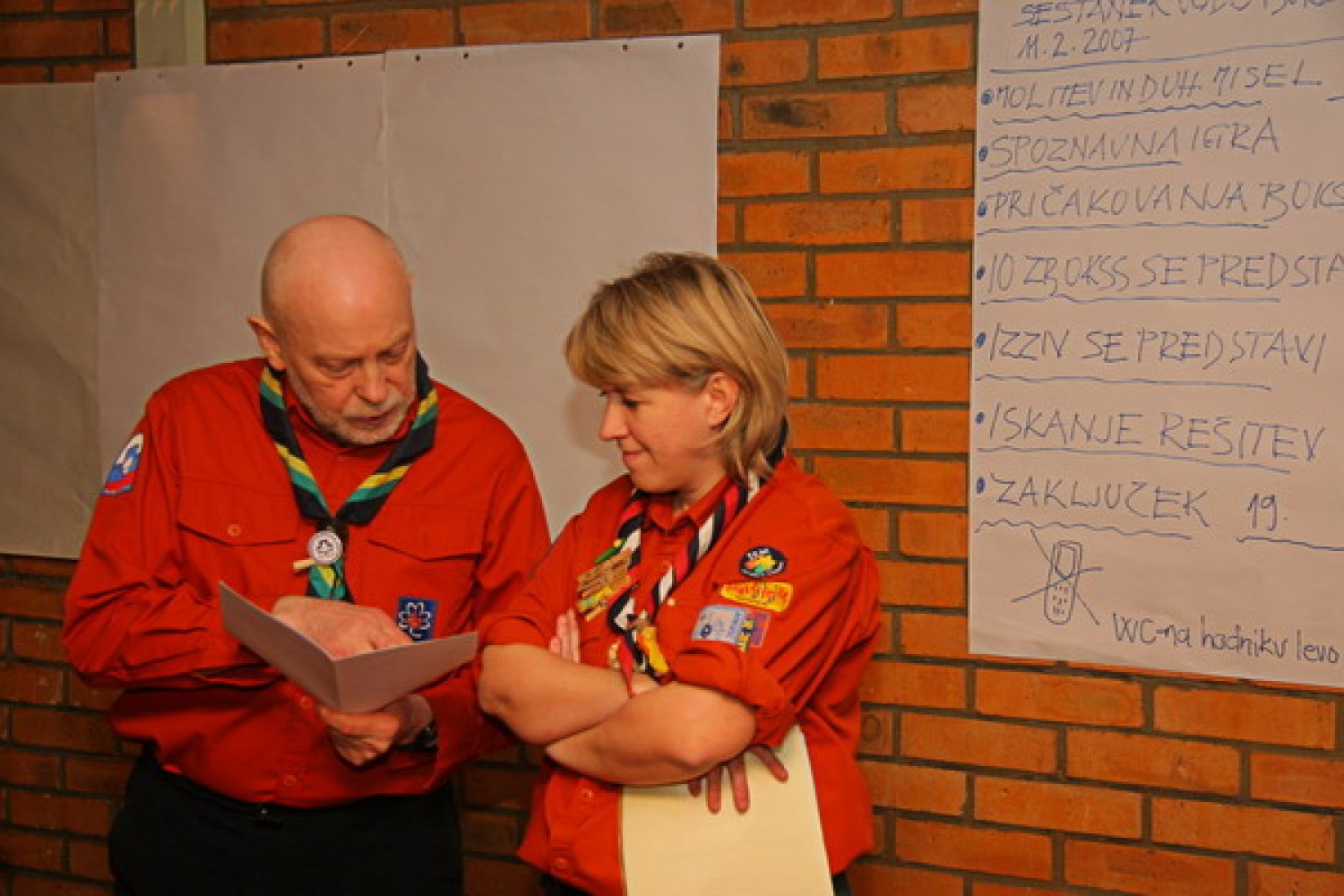 Načelnica Katja Anžič na srečanju z vodji bratovščin.