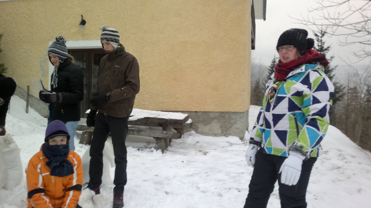 Zimska pravljica klana Zvitih lisic