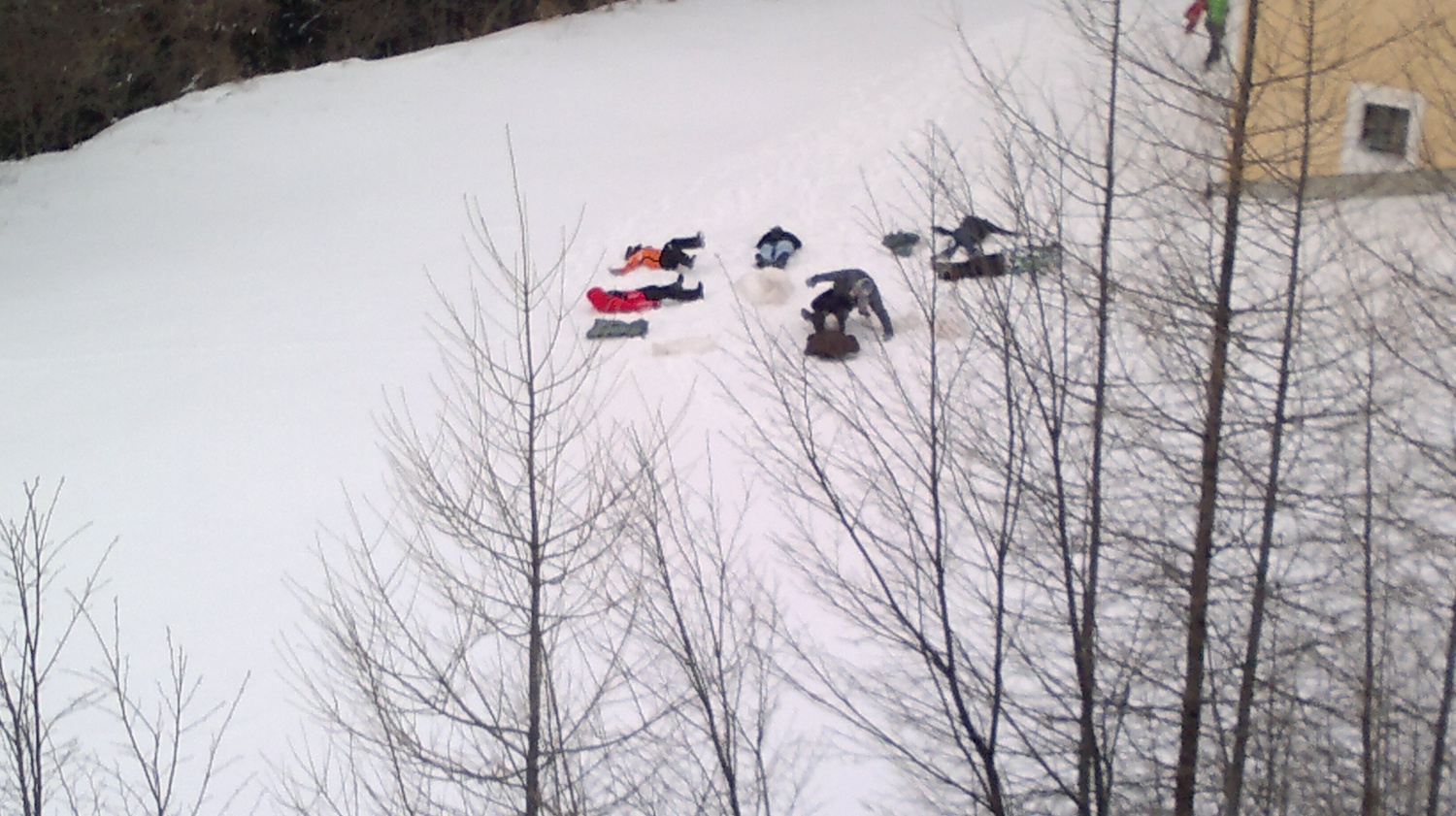 mojzes pobije ljudstvo, ki je častilo zlato tele