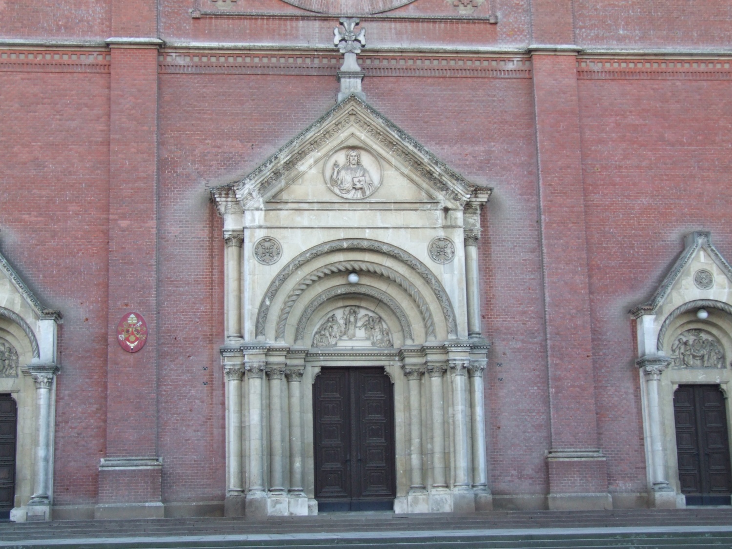 v cerkev sv. Petra in Pavla v Djakovu