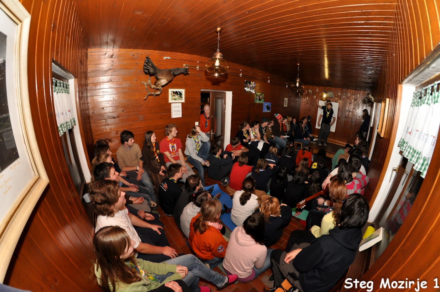 Zabavni večer poln smeha in skečev