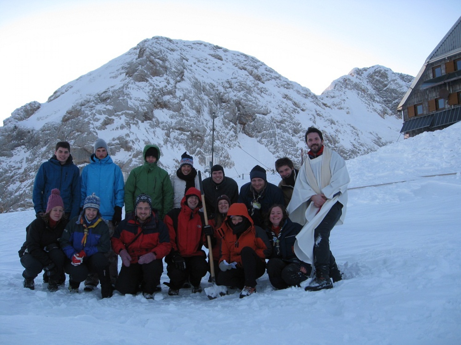Luč miru iz Betlehema dosegla višave