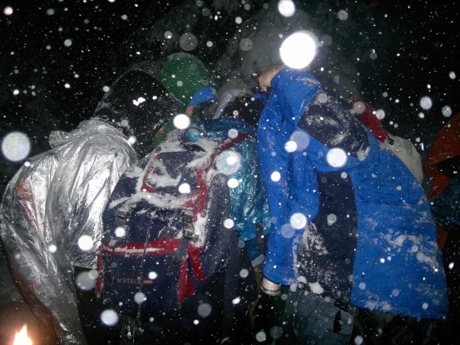 Tako smo varovali plamen, da ga veter ne bi ugasnil