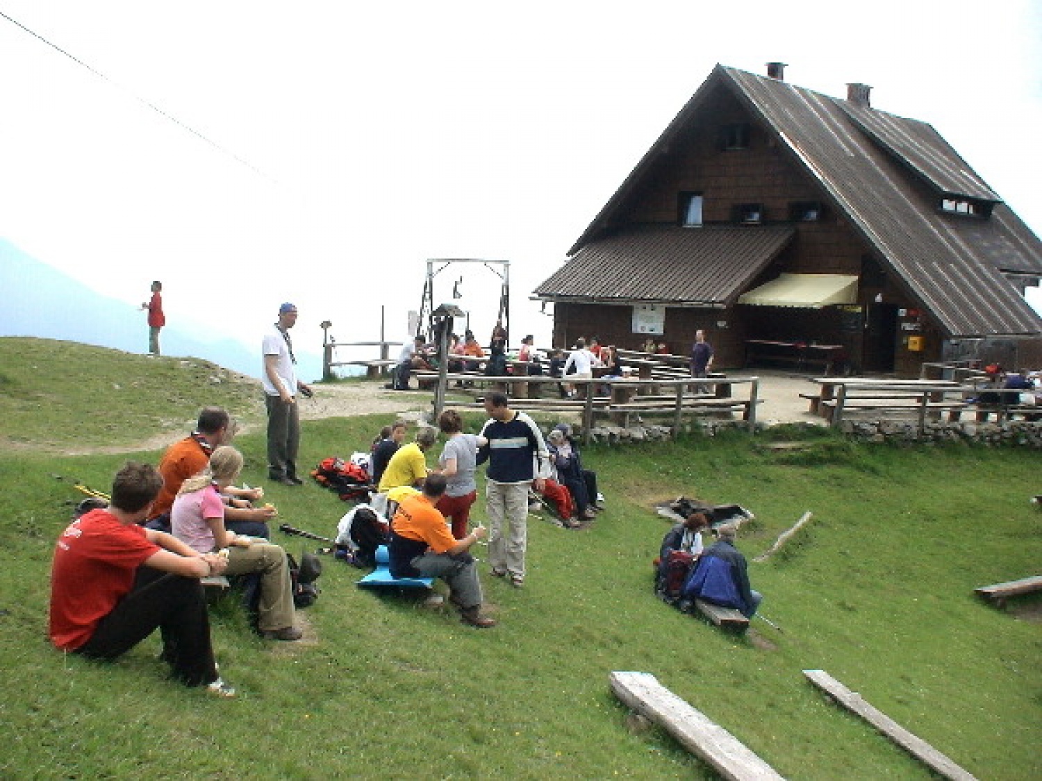 OD VZPONA NA VRH, MAŠA IN SPUST V DOLINO