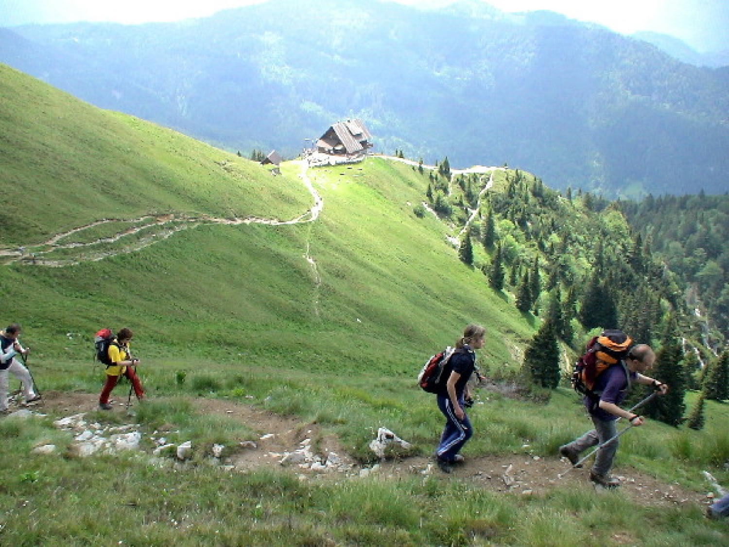 OD VZPONA NA VRH, MAŠA IN SPUST V DOLINO