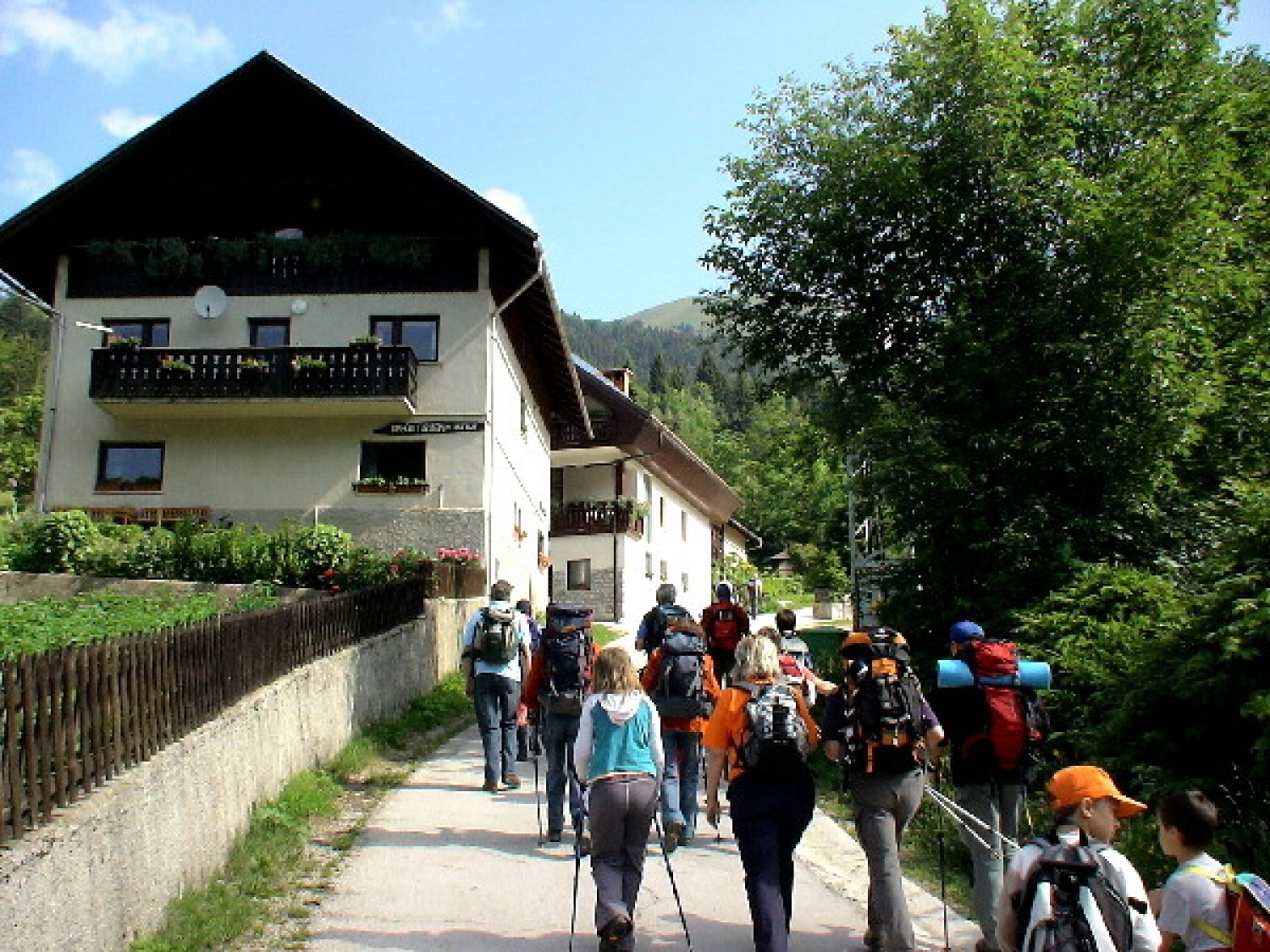 OD VZPONA NA VRH, MAŠA IN SPUST V DOLINO