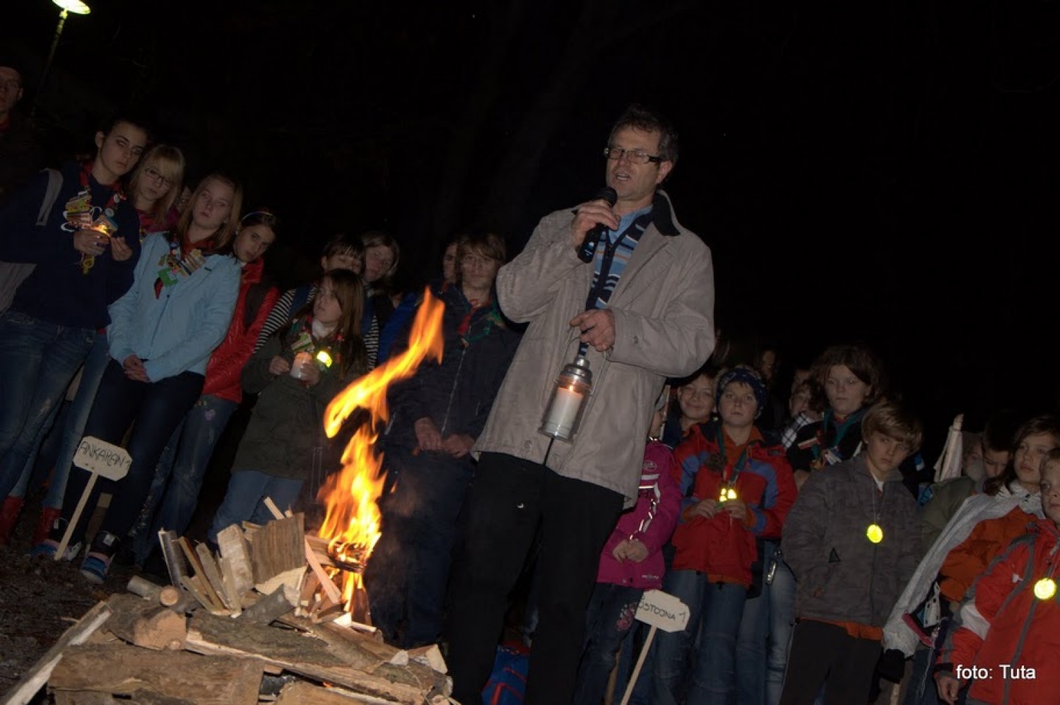 Burja že raznaša lučko po Primorskem