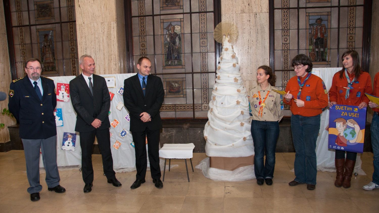 dr. Danilo Türk: Naj ta luč sveti za vse!