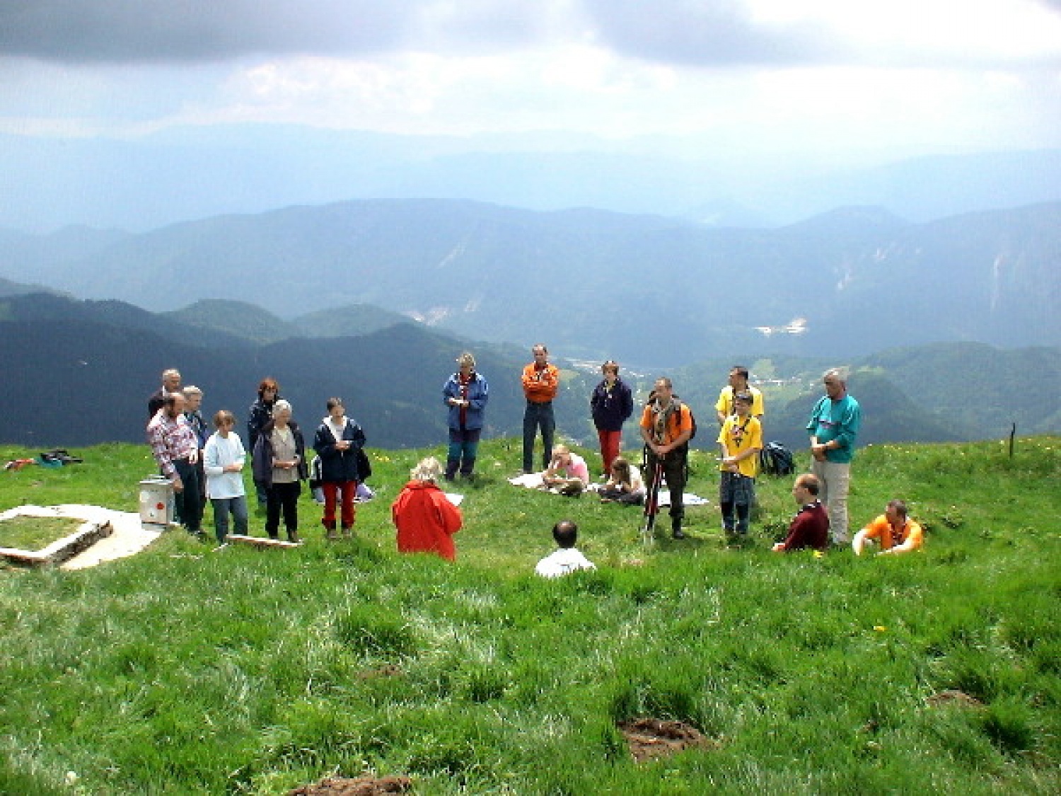 OD VZPONA NA VRH, MAŠA IN SPUST V DOLINO