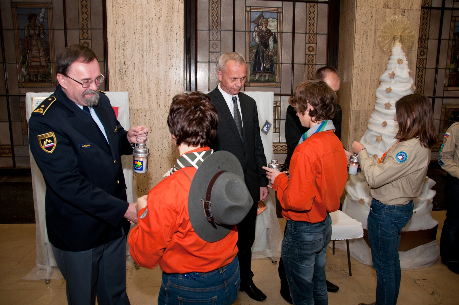 dr. Danilo Türk: Naj ta luč sveti za vse!