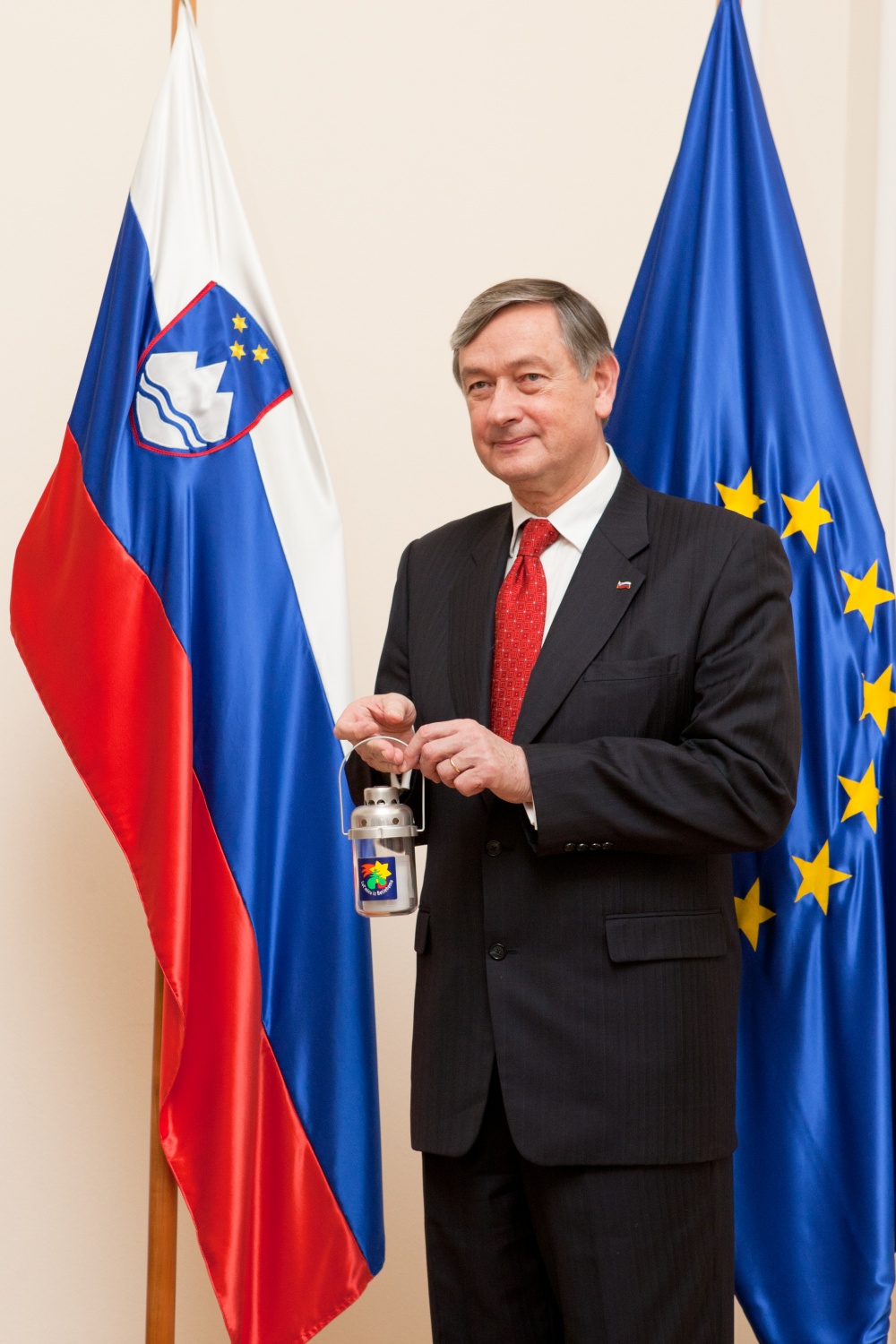 dr. Danilo Türk: Naj ta luč sveti za vse!