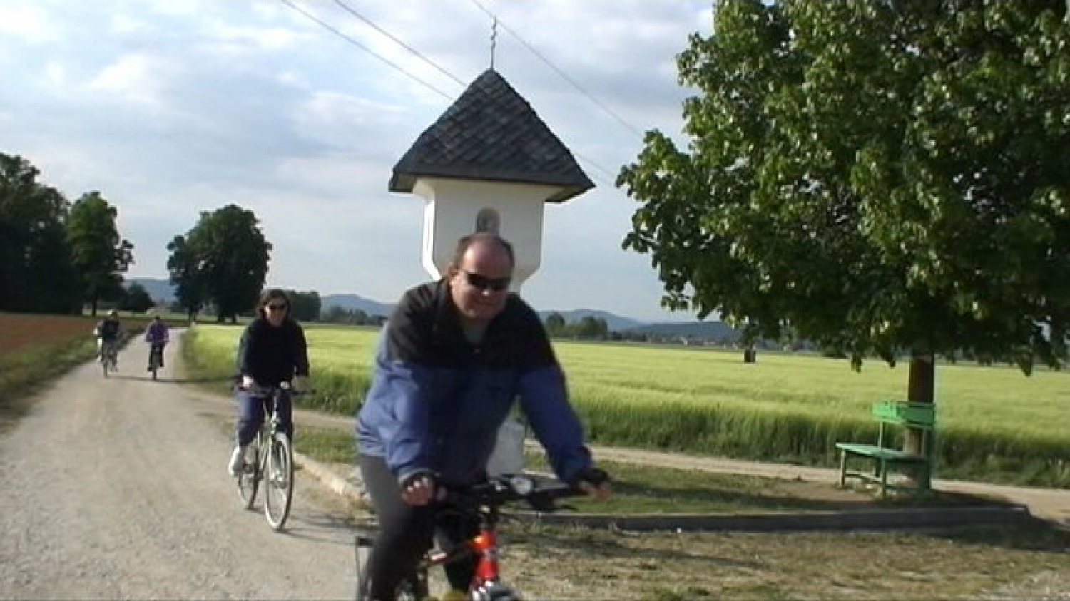 MIMO KUŽNEGA ZNAMENJA