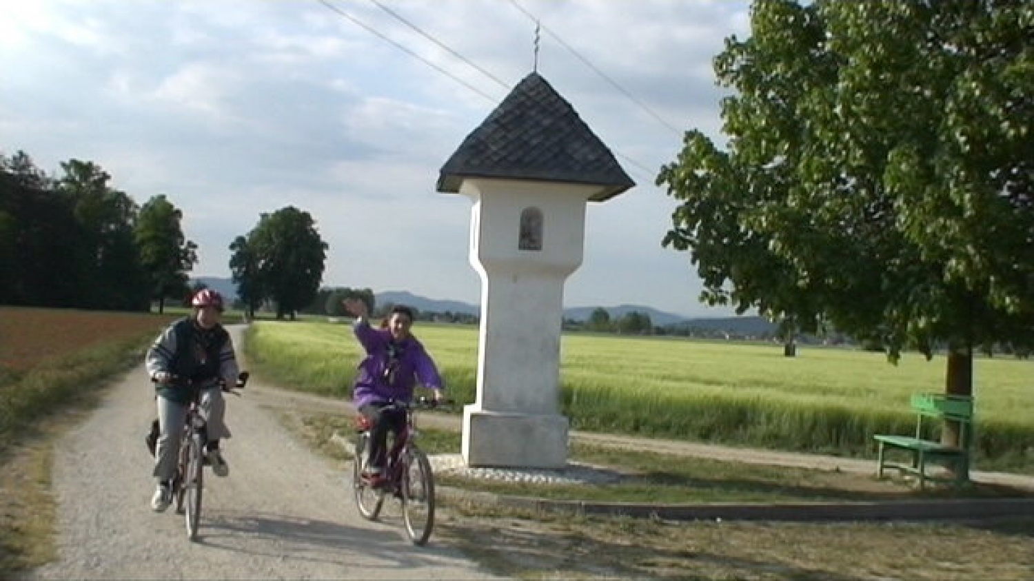 MIMO KUŽNEGA ZNAMENJA DO MENGŠA