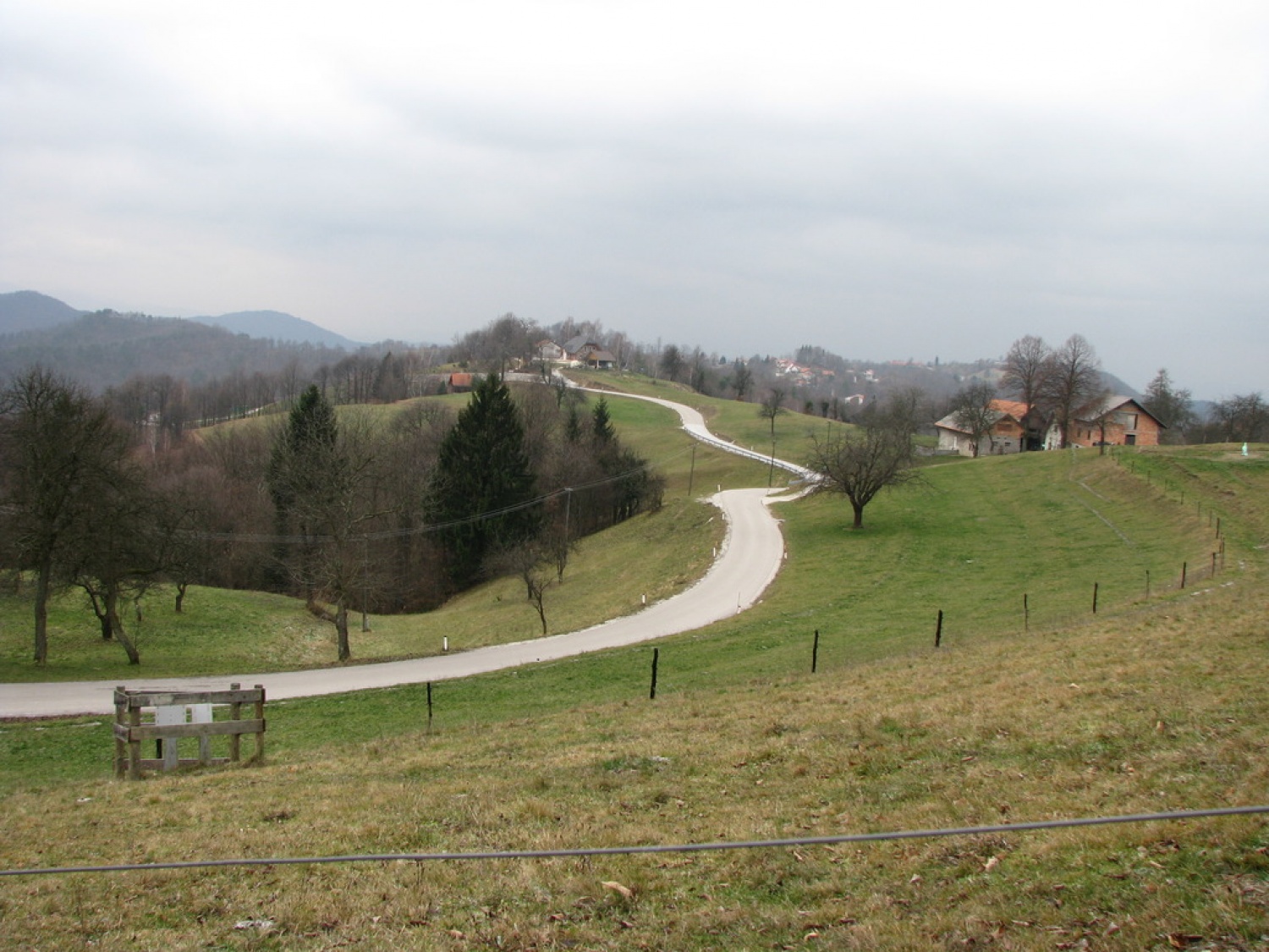 Gričevnata pokrajina