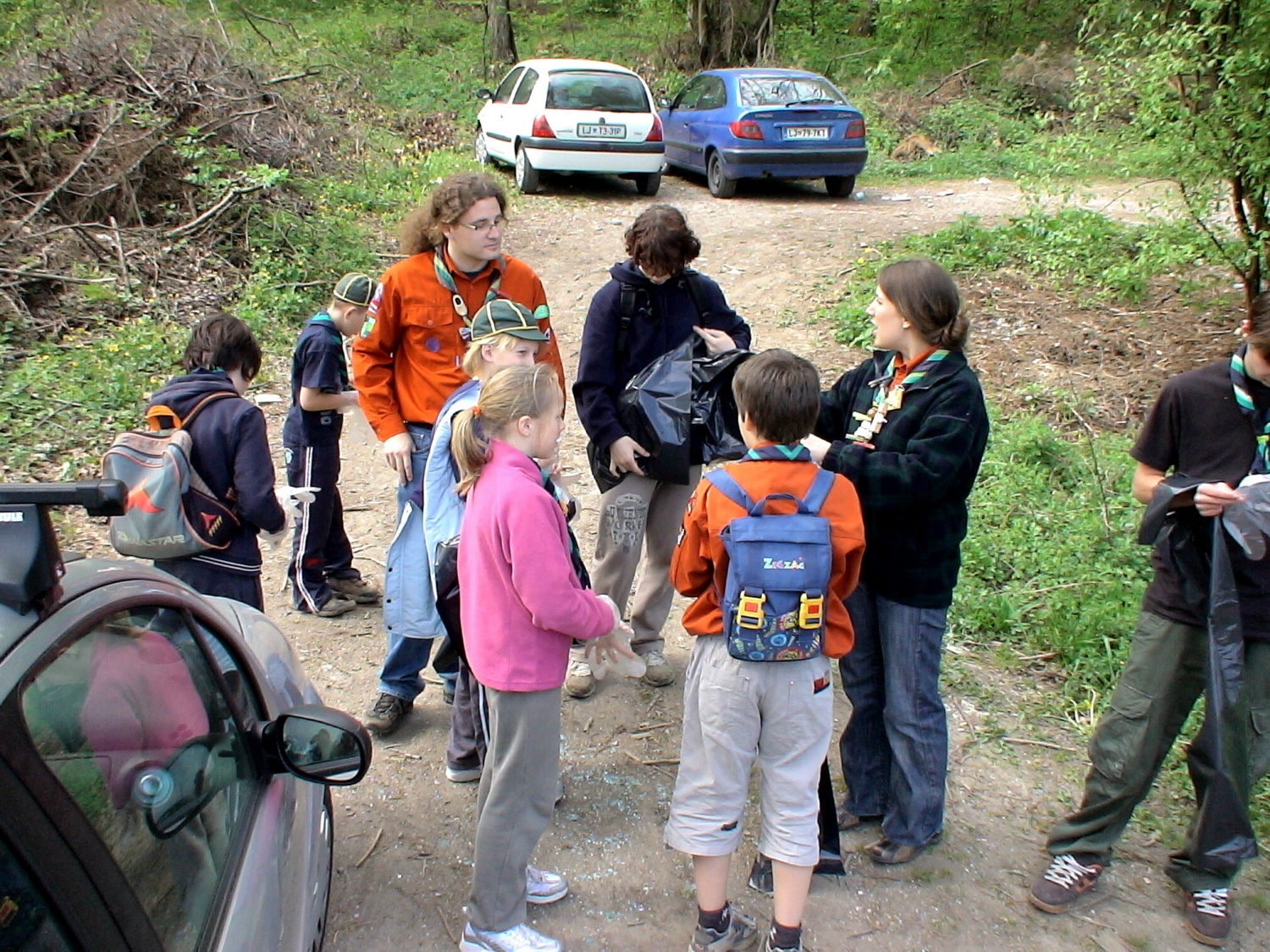 VREČE IN ROKAVICE SE DELIJO