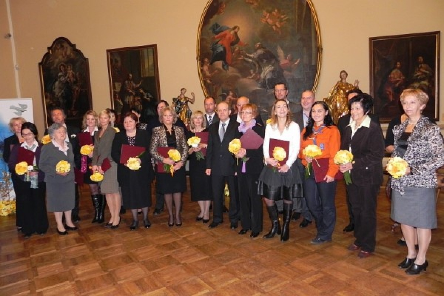 skupinska slika vseh dobrotnikov