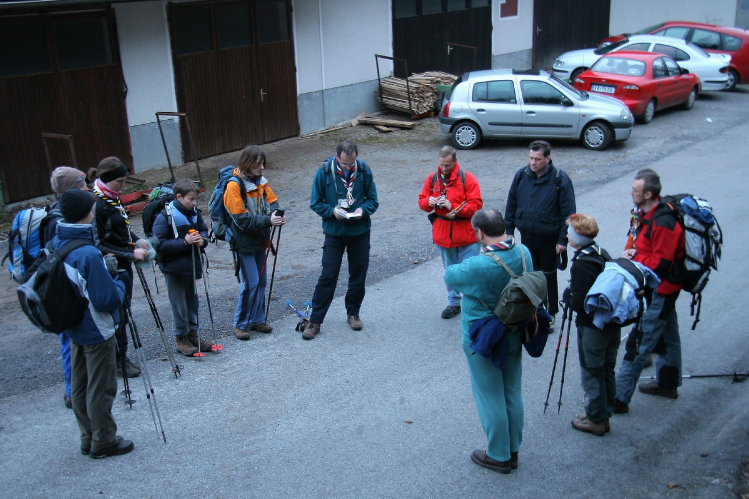 1. Začetni krog, duhovna misel in gremo na pot.