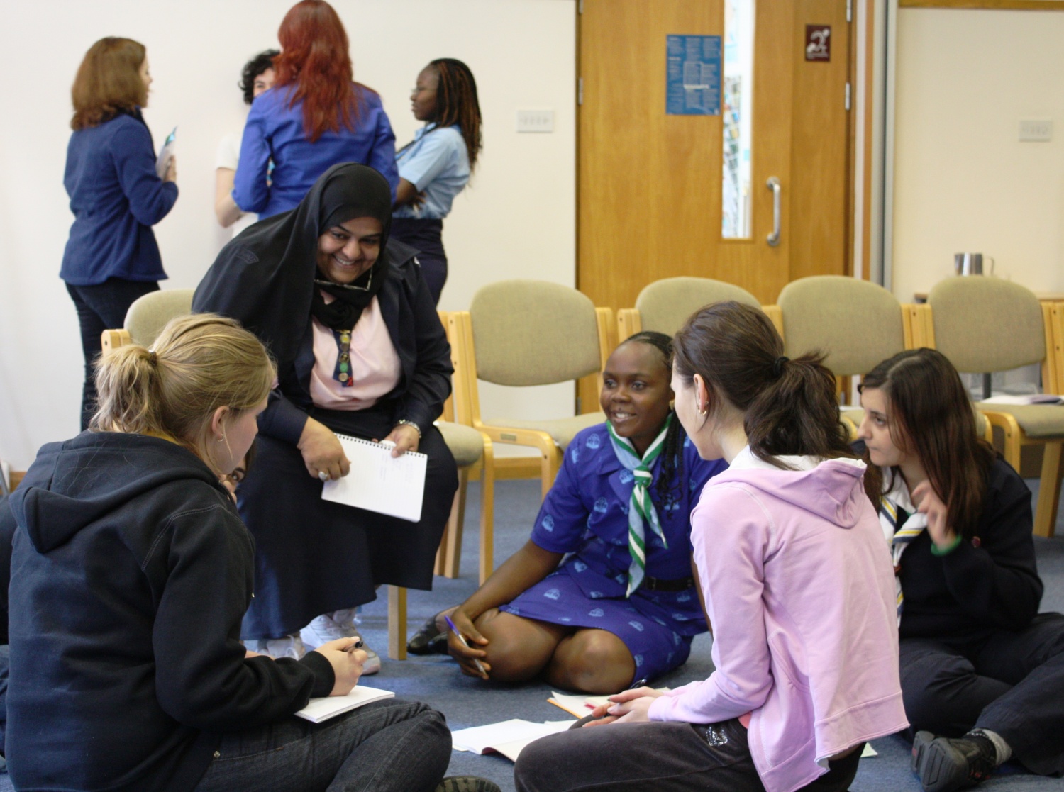 Bi šel skavtat v Anglijo? In to zastonj...