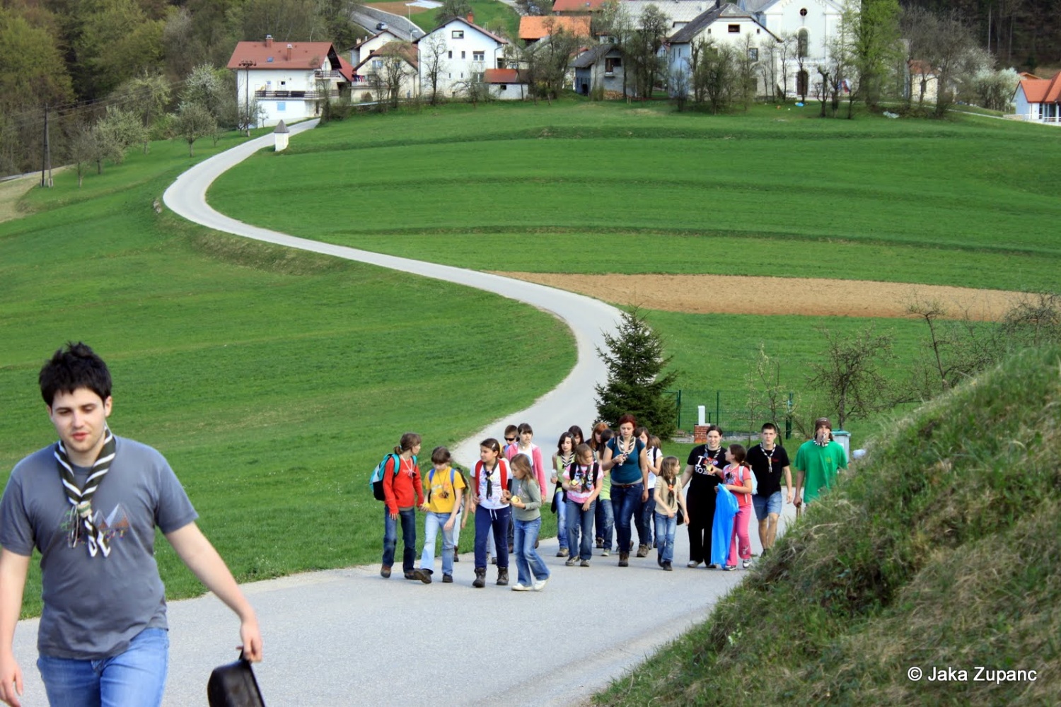 Steg Ljubljana 1 smo se podali na vikend poln doživetij, ki smo ga zaključili s sprejemom novih članov v našo veliko skavtsko družino ter med nas sprejeli tudi novega DA. Kaj vse smo počeli pa si preberite v nadaljevanju.