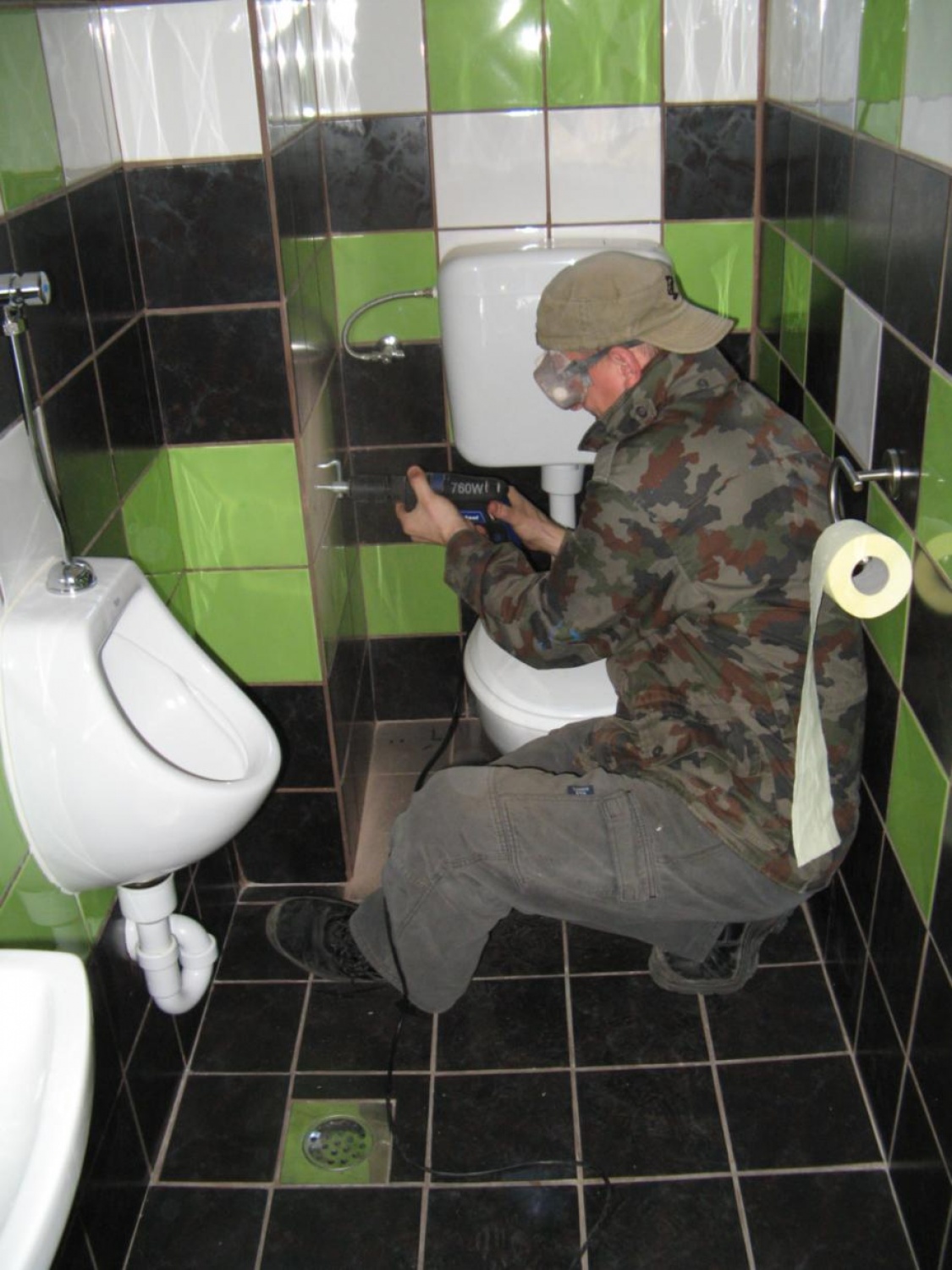 Prijetni pomladni žarki so na plan zvabili tudi pridne roke skavtov, ki smo se odzvali vabilu in prvi vikend v aprilu preživeli v Skavtskem okoljskem centru v Kočevskem Rogu.