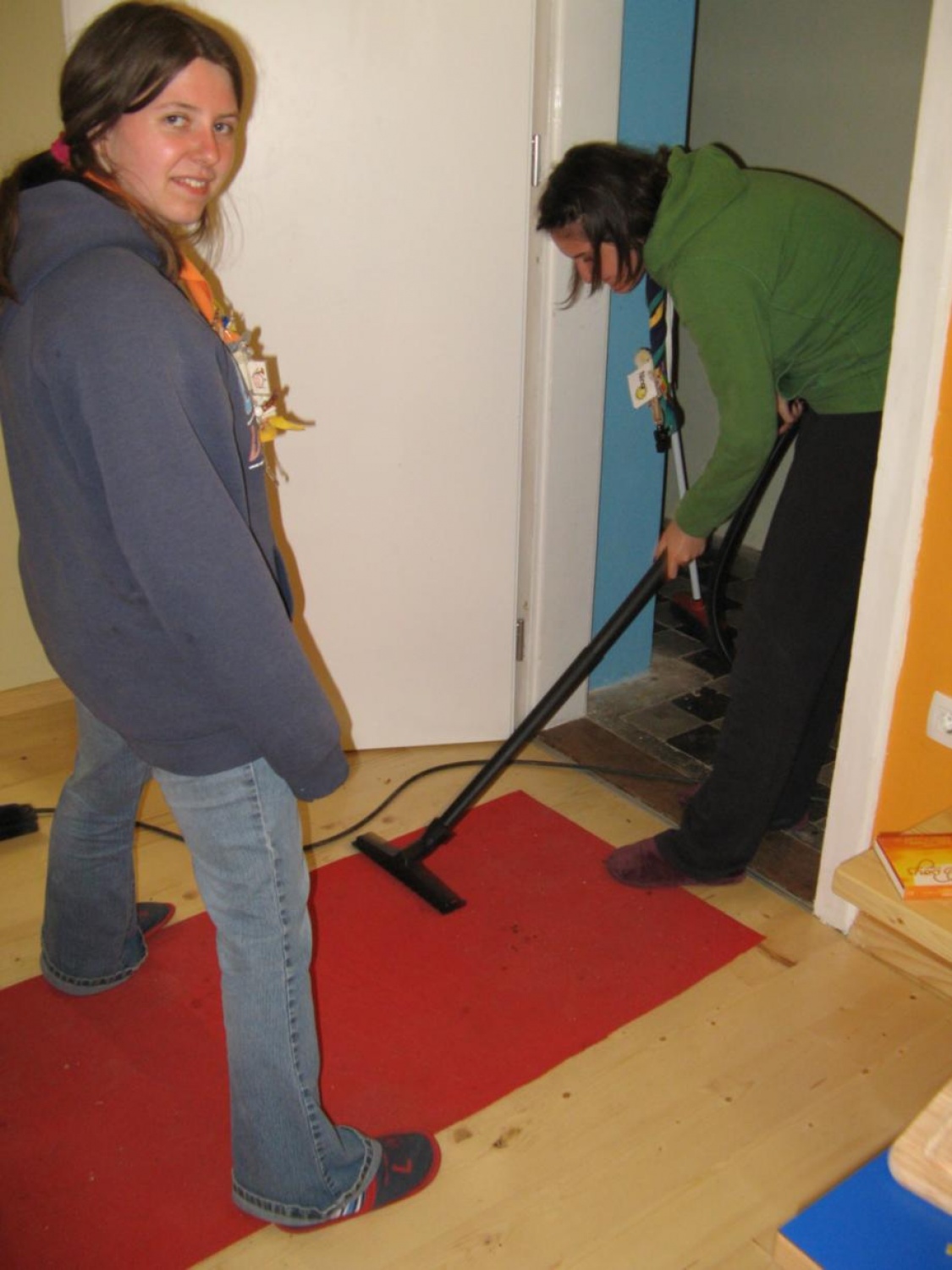 Prijetni pomladni žarki so na plan zvabili tudi pridne roke skavtov, ki smo se odzvali vabilu in prvi vikend v aprilu preživeli v Skavtskem okoljskem centru v Kočevskem Rogu.