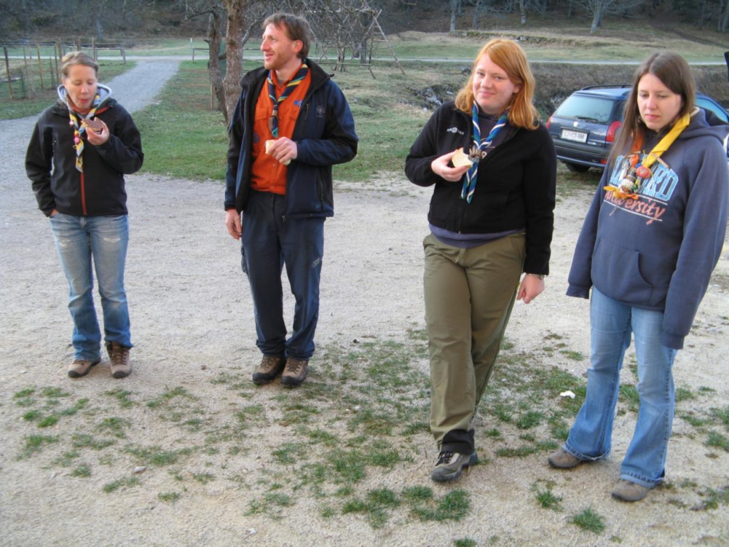 Prijetni pomladni žarki so na plan zvabili tudi pridne roke skavtov, ki smo se odzvali vabilu in prvi vikend v aprilu preživeli v Skavtskem okoljskem centru v Kočevskem Rogu.