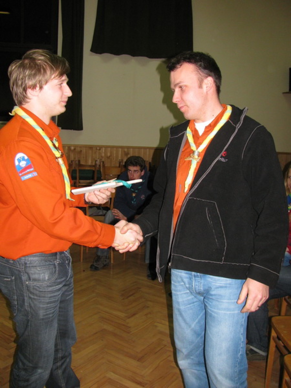 Tisti petek bi bil kot vsak turoben (pre)topel zimski večer, ko se je sonce kot vedno potrudilo in stopilo še zadnje zaplate snega preden je smuknilo za obzorje, če ne bi v Artičah tam čisto na jugu naše Štajerske, že skoraj na meji z Dolenjsko, imelo zgoditi nekaj posebnega. Namreč bil je čas, da se zberemo na Svetu Mariborske Regije ...