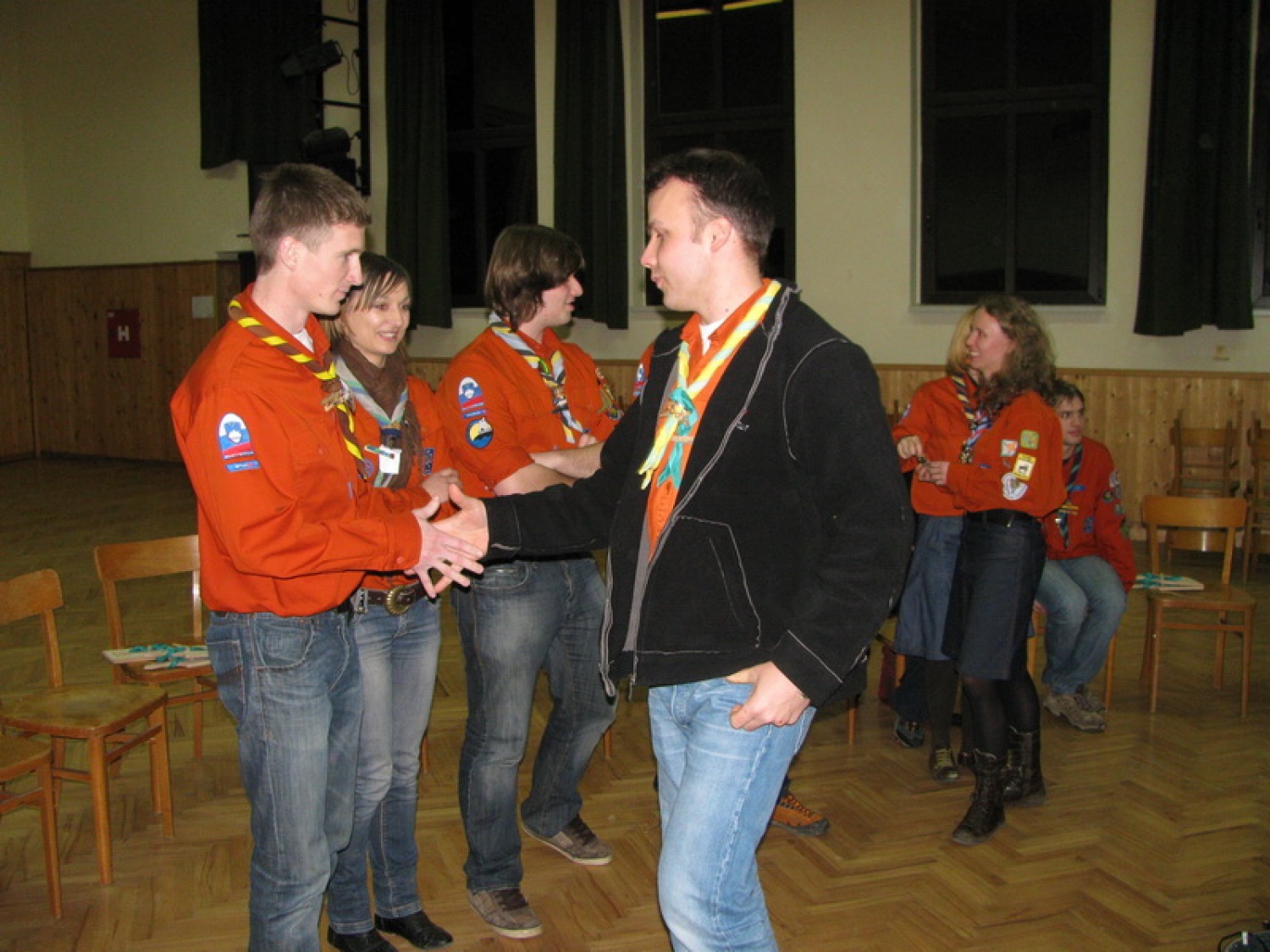 Tisti petek bi bil kot vsak turoben (pre)topel zimski večer, ko se je sonce kot vedno potrudilo in stopilo še zadnje zaplate snega preden je smuknilo za obzorje, če ne bi v Artičah tam čisto na jugu naše Štajerske, že skoraj na meji z Dolenjsko, imelo zgoditi nekaj posebnega. Namreč bil je čas, da se zberemo na Svetu Mariborske Regije ...