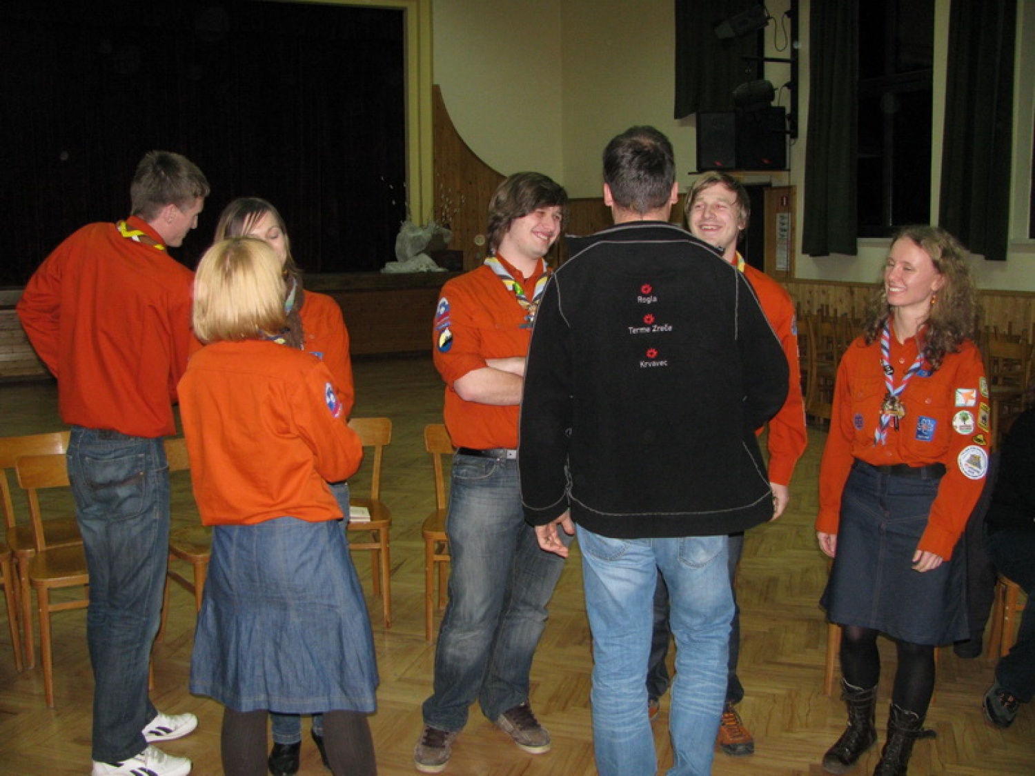 Tisti petek bi bil kot vsak turoben (pre)topel zimski večer, ko se je sonce kot vedno potrudilo in stopilo še zadnje zaplate snega preden je smuknilo za obzorje, če ne bi v Artičah tam čisto na jugu naše Štajerske, že skoraj na meji z Dolenjsko, imelo zgoditi nekaj posebnega. Namreč bil je čas, da se zberemo na Svetu Mariborske Regije ...