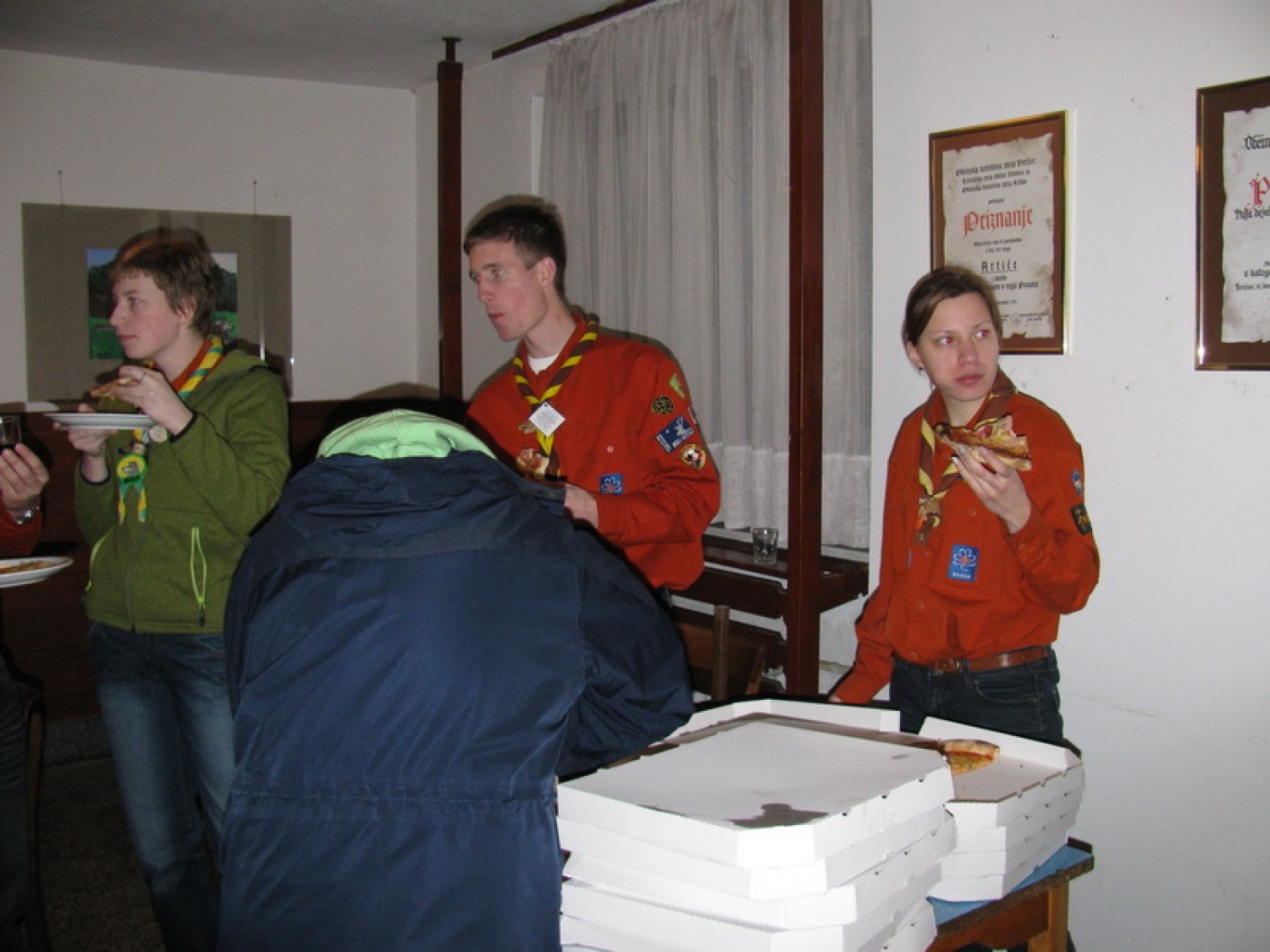 Tisti petek bi bil kot vsak turoben (pre)topel zimski večer, ko se je sonce kot vedno potrudilo in stopilo še zadnje zaplate snega preden je smuknilo za obzorje, če ne bi v Artičah tam čisto na jugu naše Štajerske, že skoraj na meji z Dolenjsko, imelo zgoditi nekaj posebnega. Namreč bil je čas, da se zberemo na Svetu Mariborske Regije ...