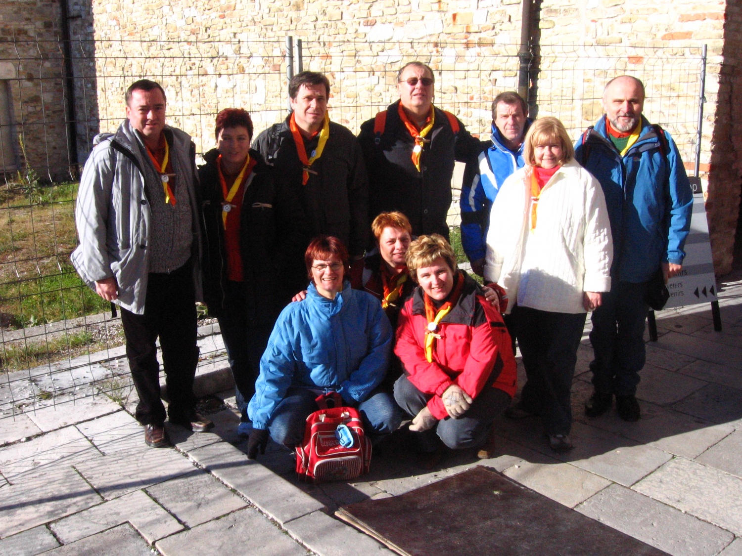 Politiki se kregajo, skavti pogovarjamo, družimo ...