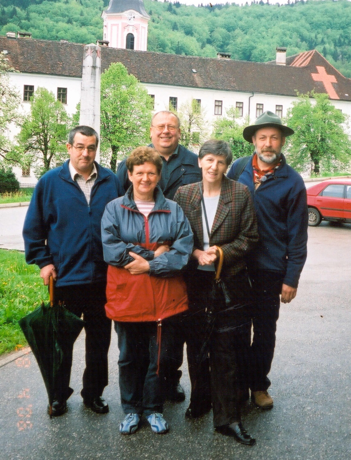 Politiki se kregajo, skavti pogovarjamo, družimo ...