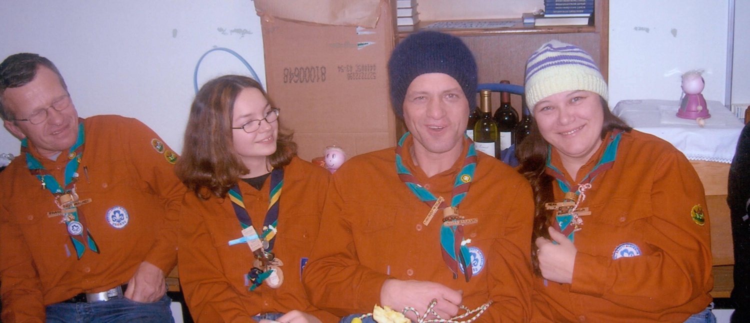 Politiki se kregajo, skavti pogovarjamo, družimo ...