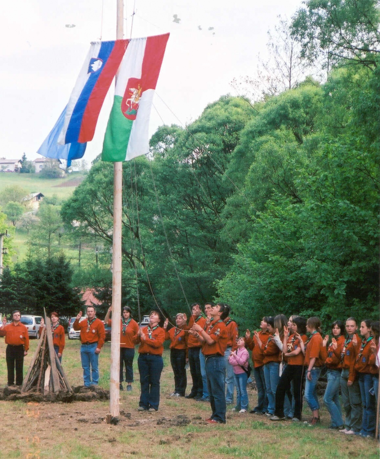 Politiki se kregajo, skavti pogovarjamo, družimo ...