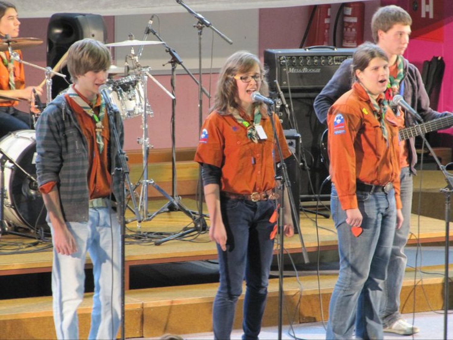 Pogumnosrčniki na odru