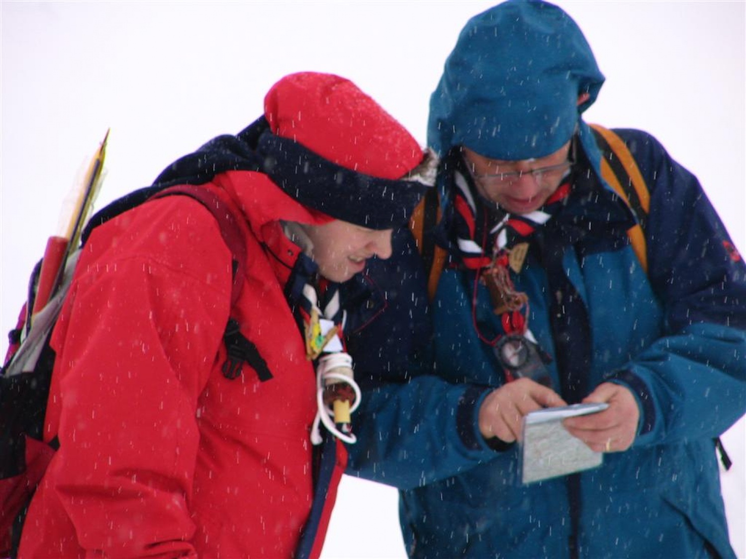 Katja (vodja tabora) in Franc (vodja orientacije): Kam?