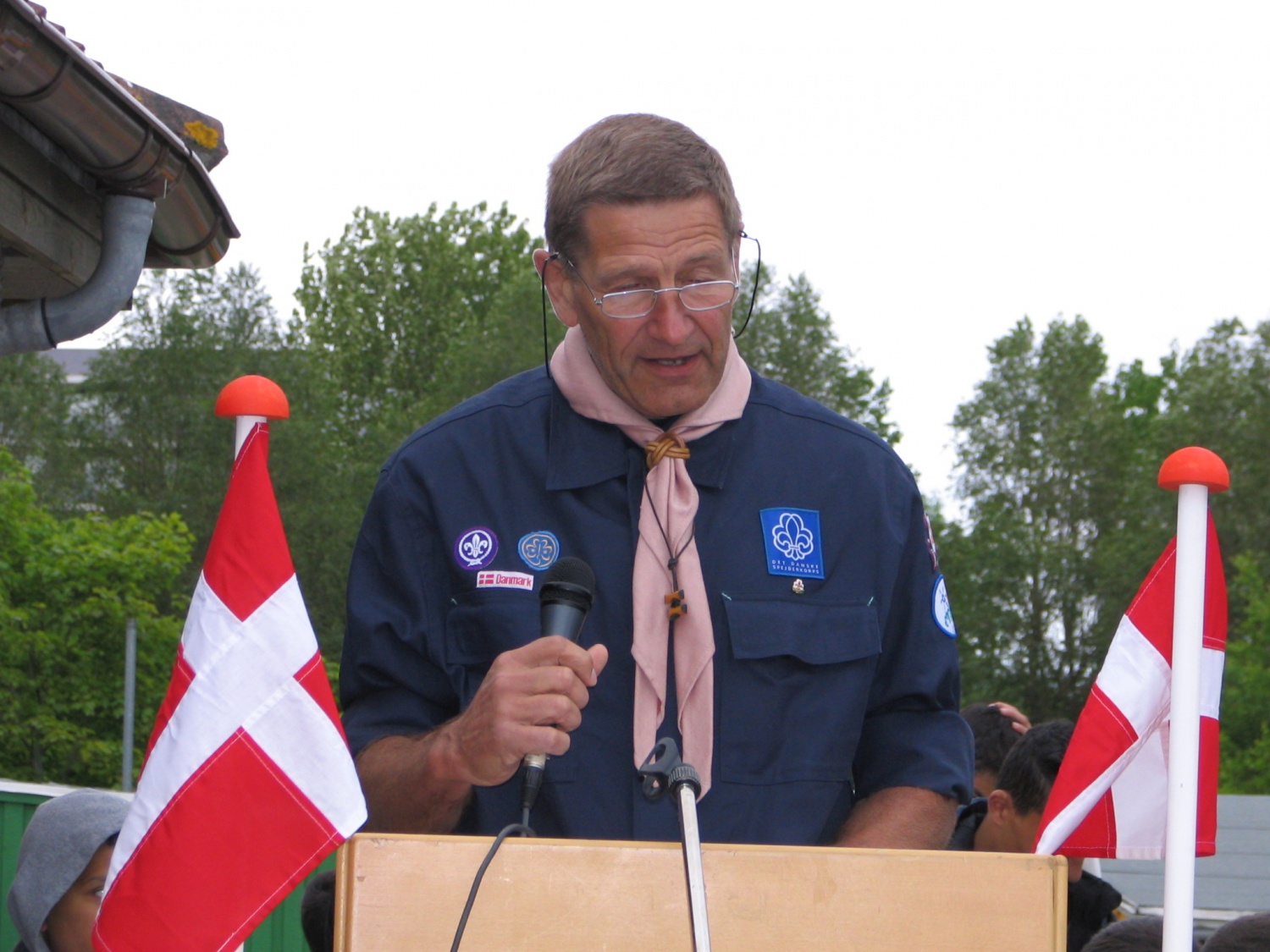 Niels Rosenbom  - bivši predsednik mednarodne organizacije odraslih skavtov je bil pobudnik nove smeri v odraslem skavtstvu