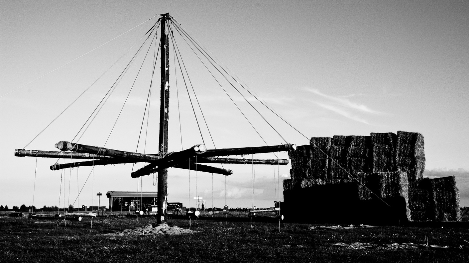 Nic lazjega kot to- vrtiljak in v ozadju glavna arena