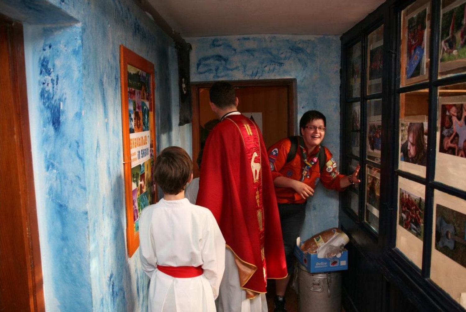 Blagoslov prenovljene skavtske sobe (in stegovodkinje)