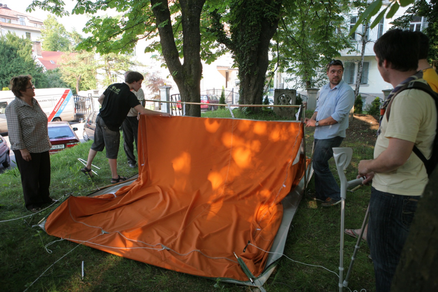 V petek, 20. maja, je pred prostori ZSKSS podjetje ACOVIA predstavilo novi šotor SKAVT, ki je nastal v sodelovanju z ZSKSS.