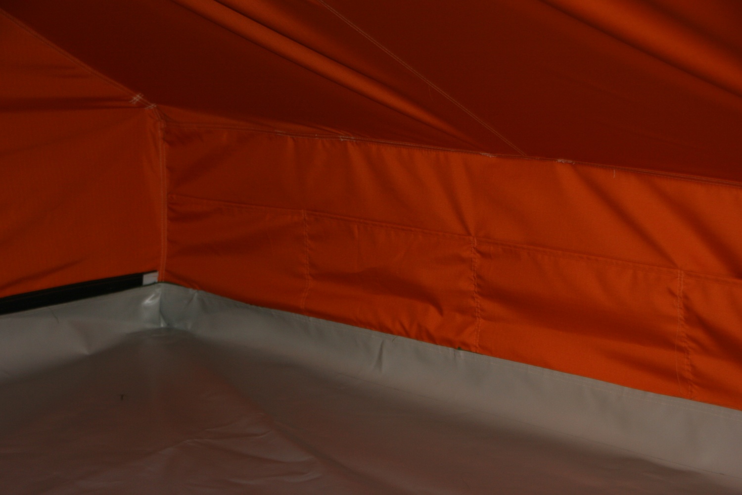 Objavljamo fotografije, tehnične karakteristike in ceno novega šotora SKAVT.