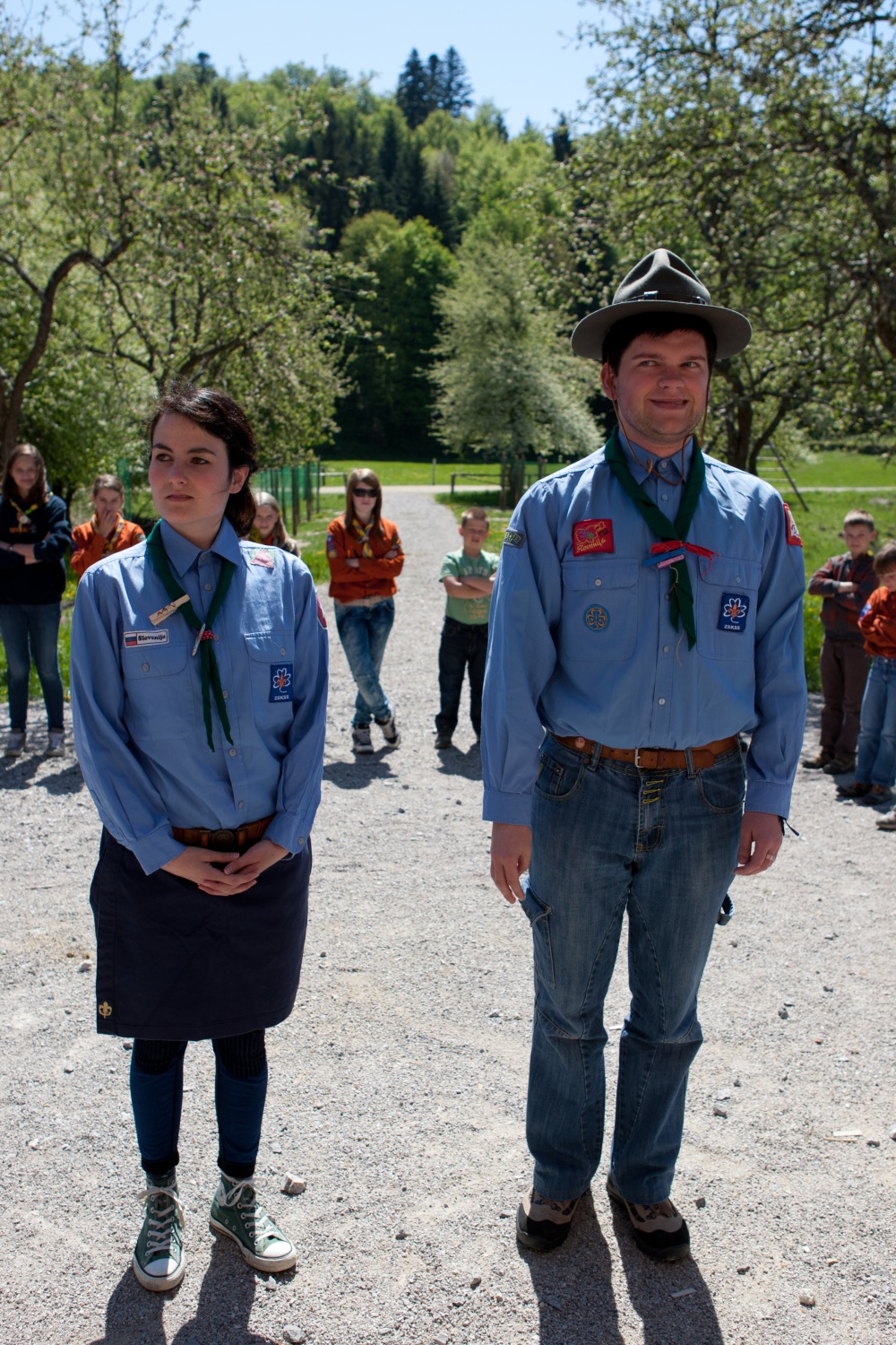 Bil je 7. maj 2011, ko se je steg Homških sončkov zbral, da bi odšel na jurjevanje. Naš dan se je začel z igro in molitvijo. Prišlo je dolgo vozilo z veliko sedeži in štirimi kolesi. Nanj smo dali svojo prtljago in sebe. In odpeljali smo se v Kočevski rog.