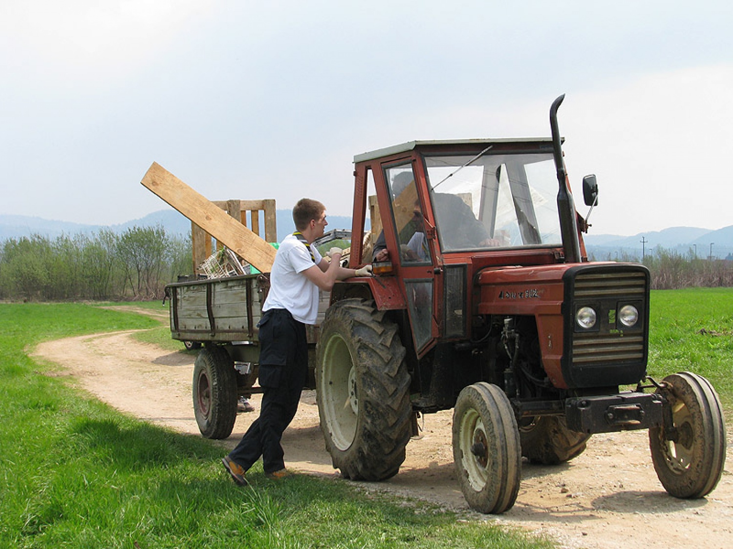 Ljubljana 5 je za akcijo Očistimo Slovenijo prevzela koordinacijo zbirnega mesta pri gradu Fužine. Glede na pogovore z organizatorji se nam je obetal nor dan z velikim številom prostovoljcem. In res je bil!
