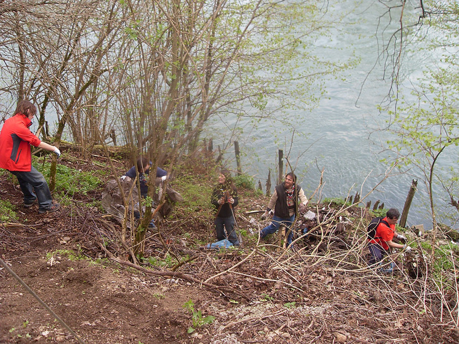 Ljubljana 5 je za akcijo Očistimo Slovenijo prevzela koordinacijo zbirnega mesta pri gradu Fužine. Glede na pogovore z organizatorji se nam je obetal nor dan z velikim številom prostovoljcem. In res je bil!