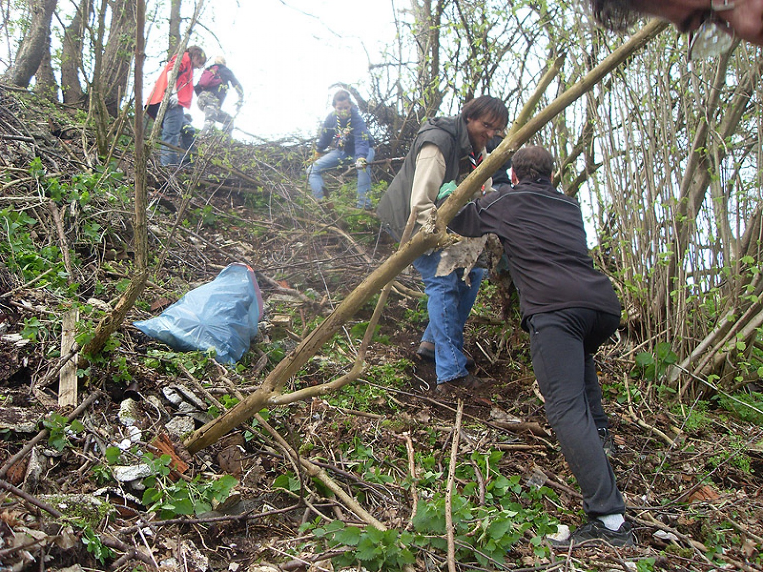 Ljubljana 5 je za akcijo Očistimo Slovenijo prevzela koordinacijo zbirnega mesta pri gradu Fužine. Glede na pogovore z organizatorji se nam je obetal nor dan z velikim številom prostovoljcem. In res je bil!