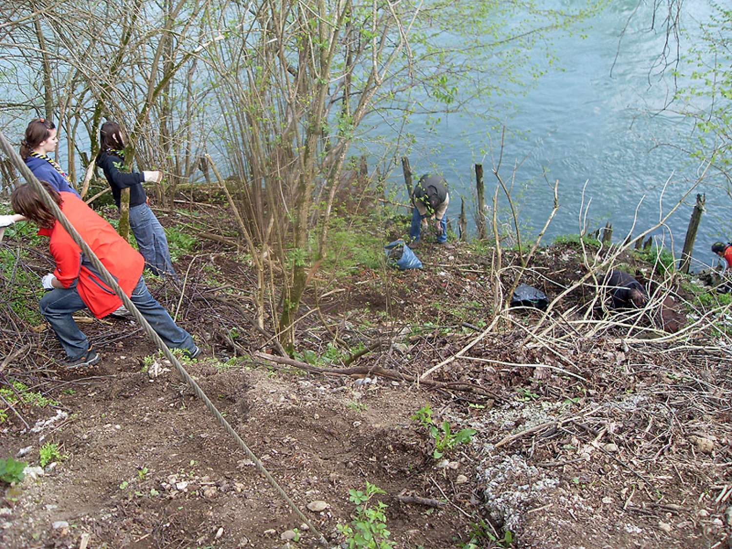 Ljubljana 5 je za akcijo Očistimo Slovenijo prevzela koordinacijo zbirnega mesta pri gradu Fužine. Glede na pogovore z organizatorji se nam je obetal nor dan z velikim številom prostovoljcem. In res je bil!