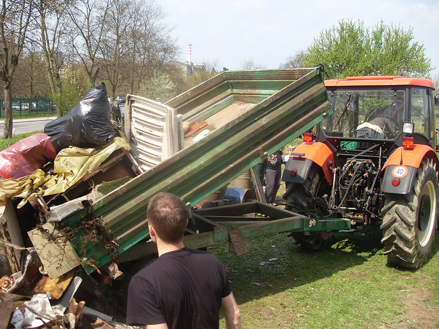 Ljubljana 5 je za akcijo Očistimo Slovenijo prevzela koordinacijo zbirnega mesta pri gradu Fužine. Glede na pogovore z organizatorji se nam je obetal nor dan z velikim številom prostovoljcem. In res je bil!